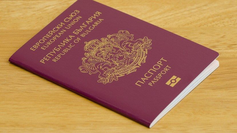 В Болгарии призывают проверить всех иностранцев, получивших „золотые паспорта“
