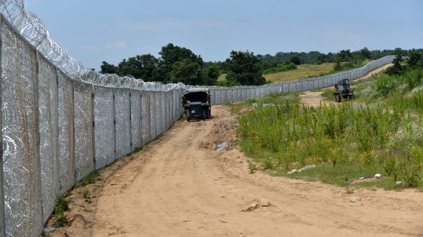 Окончательно: Болгарская армия может участвовать в охране границ