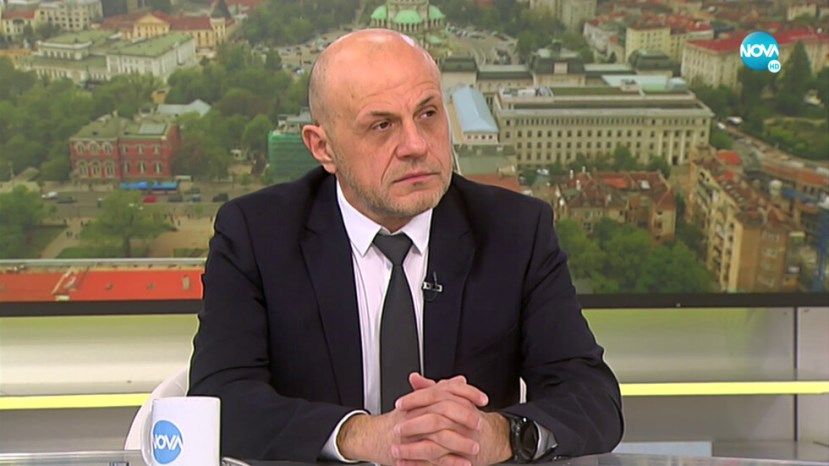 Дончев: На этой неделе будет решаться о продлении противоэпидемических мер в Болгарии