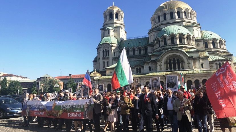 ТАСС: Более 2 тыс. человек приняли участие в акции &quot;Бессмертный полк&quot; в Софии
