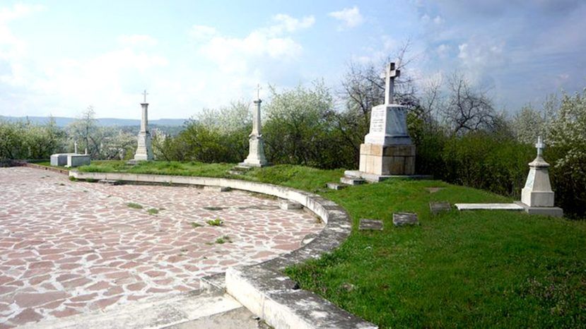 Посольство РФ в Болгарии возмущено актом вандализма в отношении памятников Русско-турецкой войны в Ловече