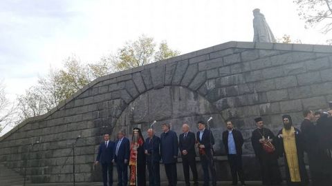Посол РФ принял участие в праздновании 60-летия установки памятника "Алеша"
