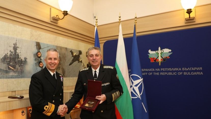 В Болгарии обсудили с главой Военно-морского командования НАТО безопасность в Черноморском регионе