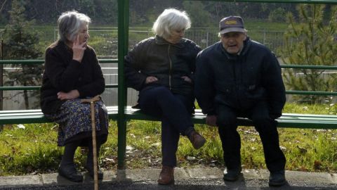 Всеки трети пенсионер в България живее в риск от бедност