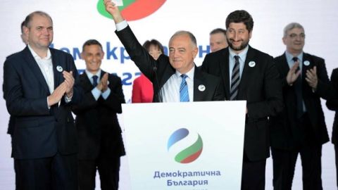 В партии „Демократическая Болгария“ настаивают на широкомасштабной операции против российской агентуры стране