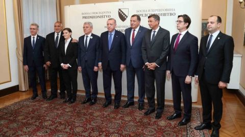 Сербия продолжает не принимать позицию по Косово премьера Болгарии