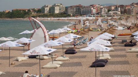 Министерство здравоохранения Болгарии временно закрыло центральный пляж Лозенца