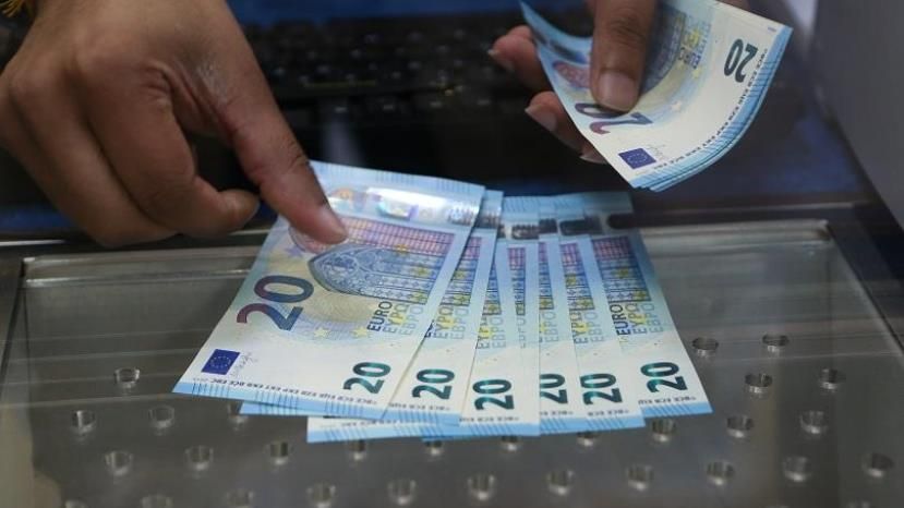 Най-ниската средна заплата на Балканите е в Македония – 413 евро, България е трета с 610 евро