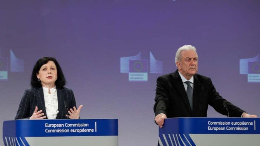 Брюссель раскритиковал Болгарию за отсутствие жестких правил предоставления гражданства за инвестиции