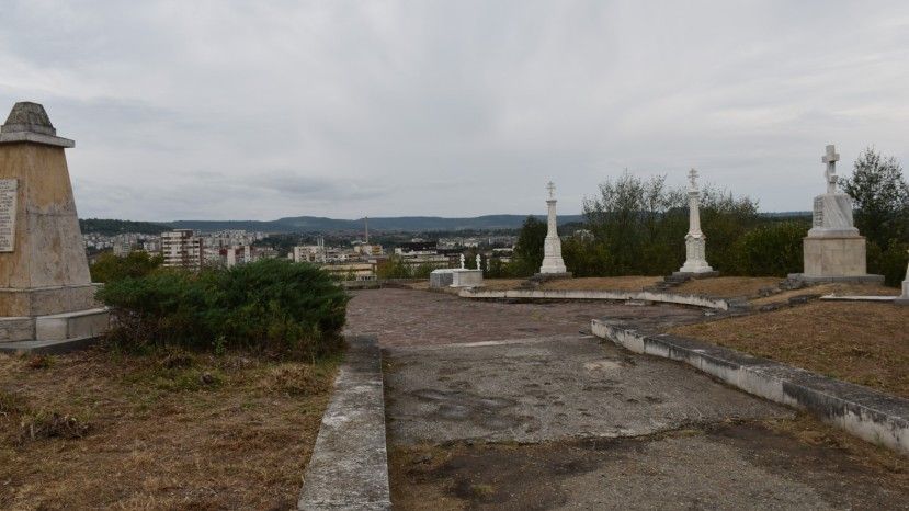 Основно реставрирани са паметниците на руските воини в Ловеч