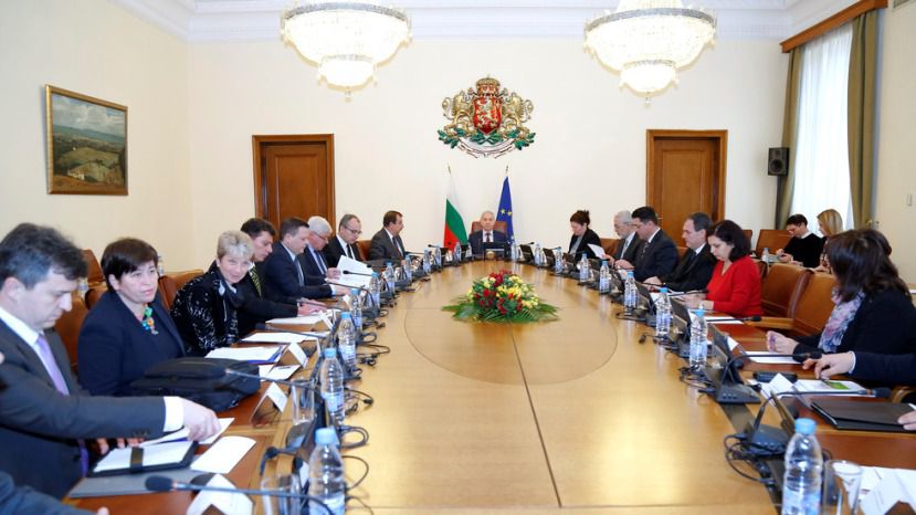 Новое правительство в Болгарии сменило 14 губернаторов