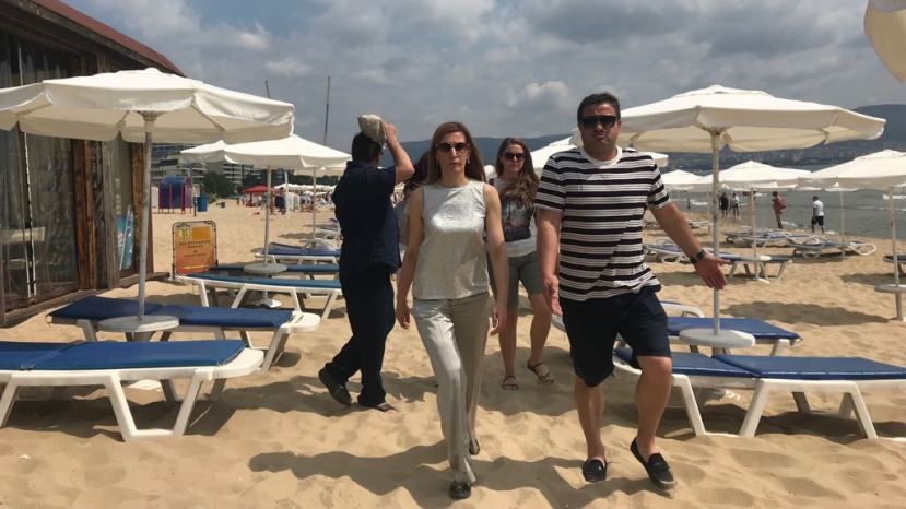 Министр туризма Болгарии проверила доступ до пляжа Солнечного берега для людей с ограниченными возможностями