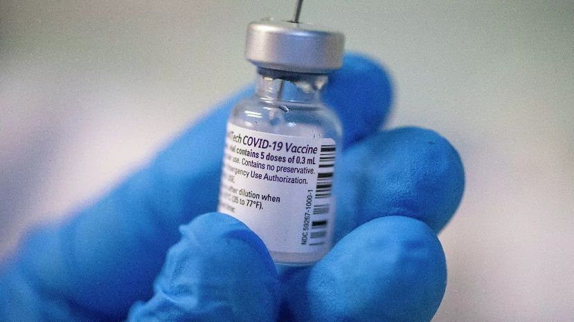 РИА Новости: В Болгарии выявили четыре побочных эффекта от вакцины Pfizer