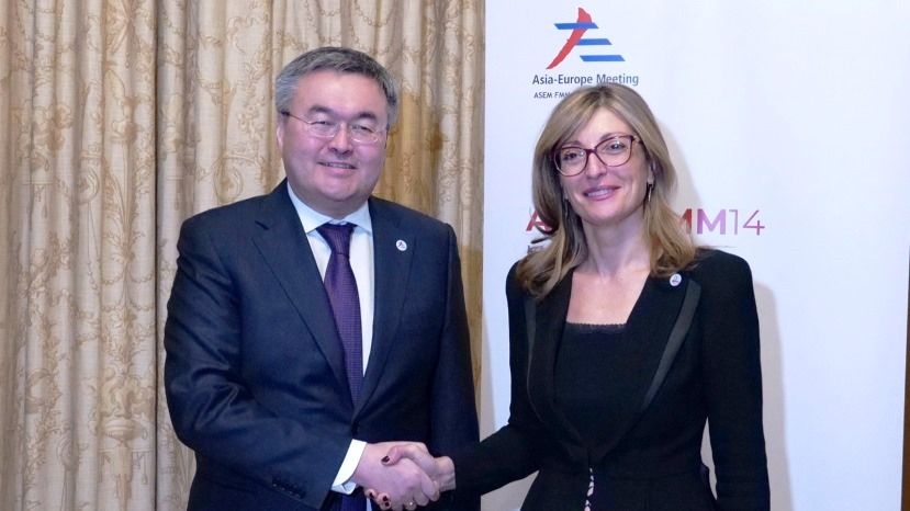Екатерина Захариева се срещна с външния министър на Казахстан