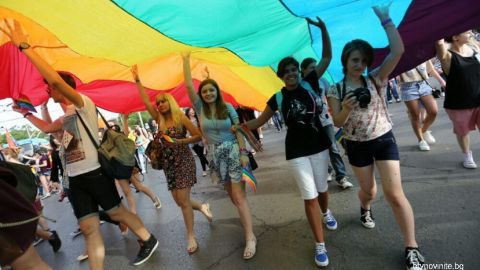 В Софии прошли гей и антигей шествия
