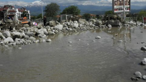 Извънредна ситуация в Банско заради проливните дъждове