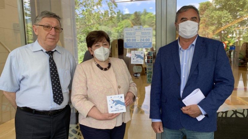 Курорт Албена первым в Болгарии получил стикер „100% вакцинированы“