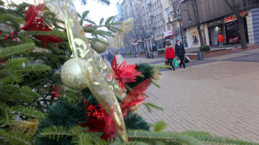 Колко, къде и за какво харчи българинът за новогодишните празници?