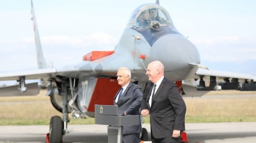 Сътрудничеството в областта на отбраната между България и САЩ беше обсъдено на среща в авиобаза Граф Игнатиево