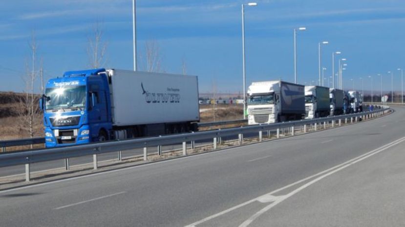 Электронная система дорожного сбора с грузовиков в Болгарии заработает в следующем году