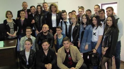 Вице-президент Болгарии встретилась в Пловдивском университете со студентами болгарского происхождения