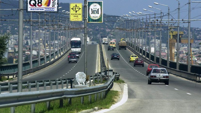 Нов ремонт ще затрудни минаването през Аспаруховия мост във Варна за месец