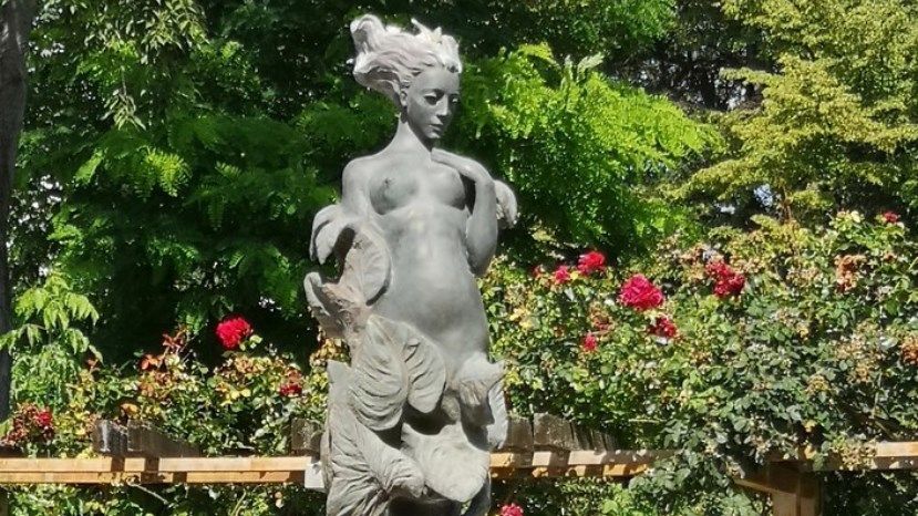 В Морском парке Варны установили новую скульптуру