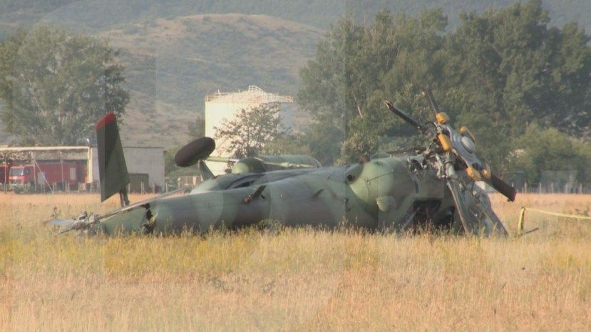 Два человека погибли после падения вертолета в Болгарии