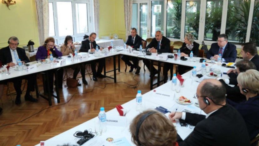 Борисов обсъди присъединяването на България към еврозоната с посланици от ЕС