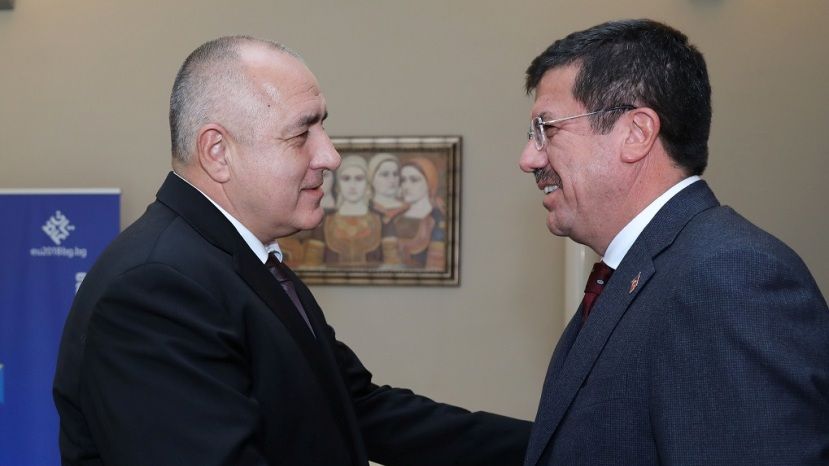 Премиерът Бойко Борисов разговаря с турския министър на икономиката Нихат Зейбекчи