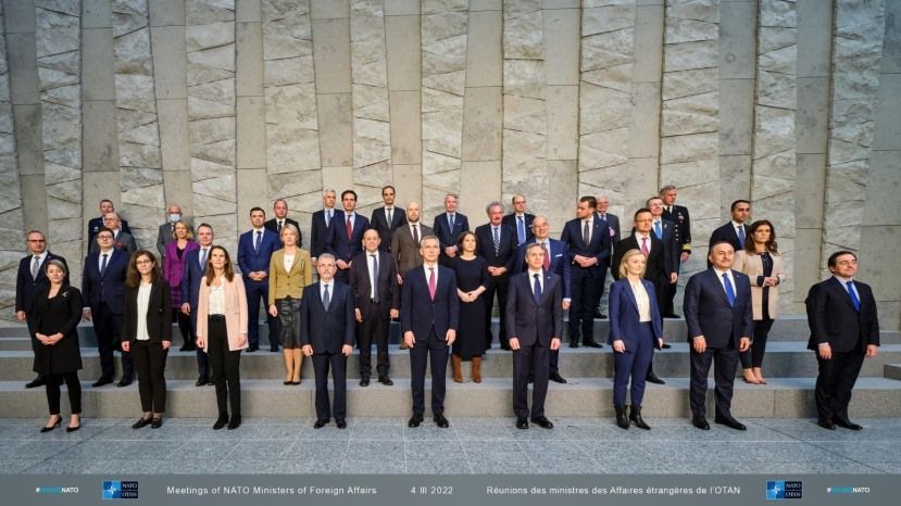 Глава МИД Болгарии: Мы продолжаем поддерживать Украину