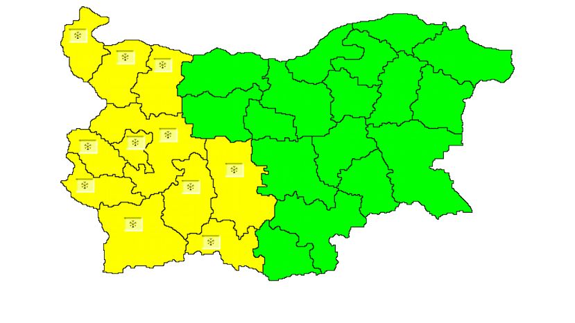Жълт код за снеговалежи е обявен в 11 области на страната