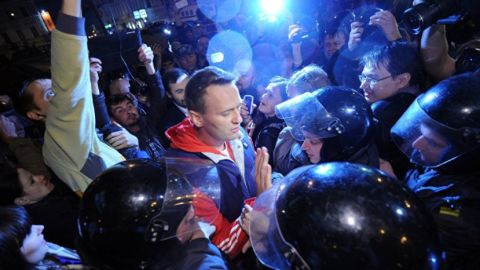 Дневник (Болгария): возможно, Навальный «вышел из строя» на несколько месяцев, Германии взяла его под круглосуточную охрану