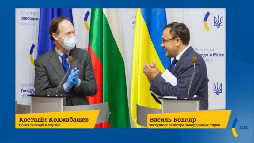 България достави предпазно оборудване на украинските медици