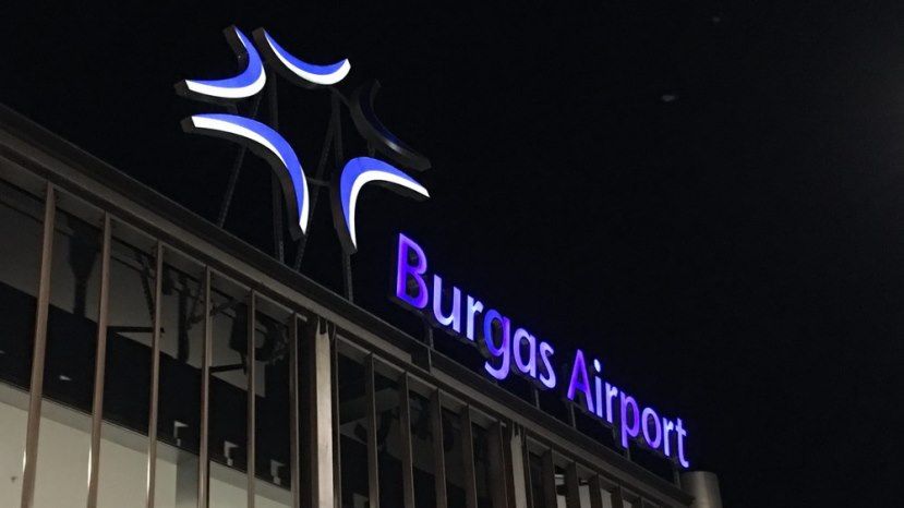 Более 20 российских туристов двое суток не могут вернуться из Болгарии в Петербург
