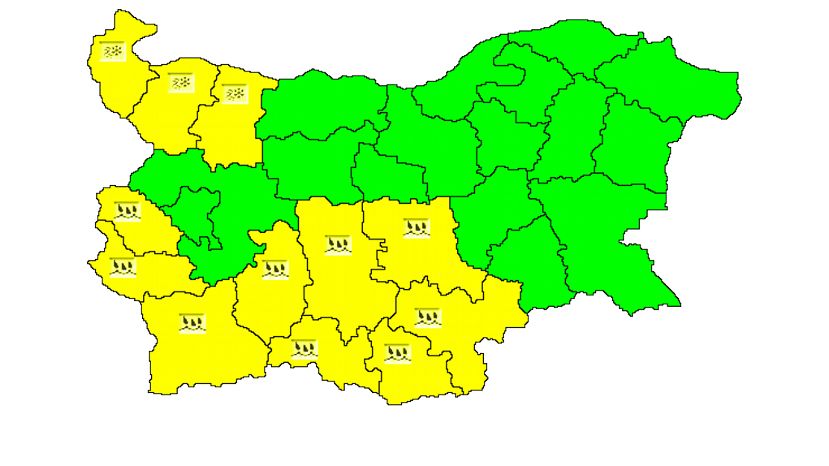 Из-за дождя и снега в 12 областях Болгарии объявлен „желтый“ уровень опасности
