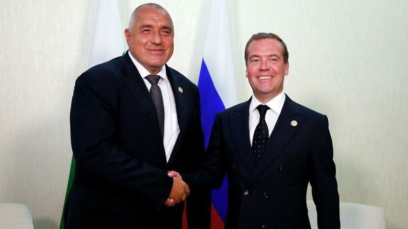 Премьер Болгарии призвал премьера России оставить Черное море морем мира