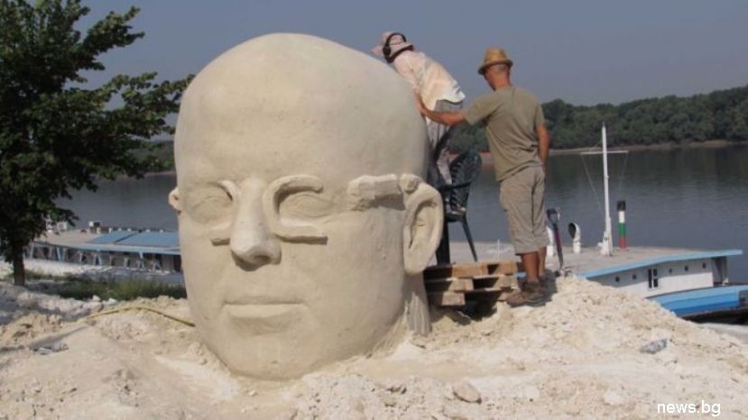 «Аллея мировых изобретений» из песка появилась в Русе