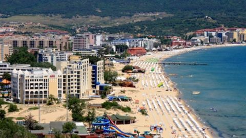 Болгария и Грузия стали самыми популярными у россиян направлениями для летнего отдыха