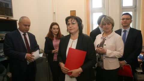 Болгарские социалисты внесли вотум недоверия правительству