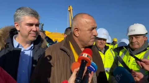 Премьер Болгарии пообещал отправить Путину фотографии строительства „Балканского потока“