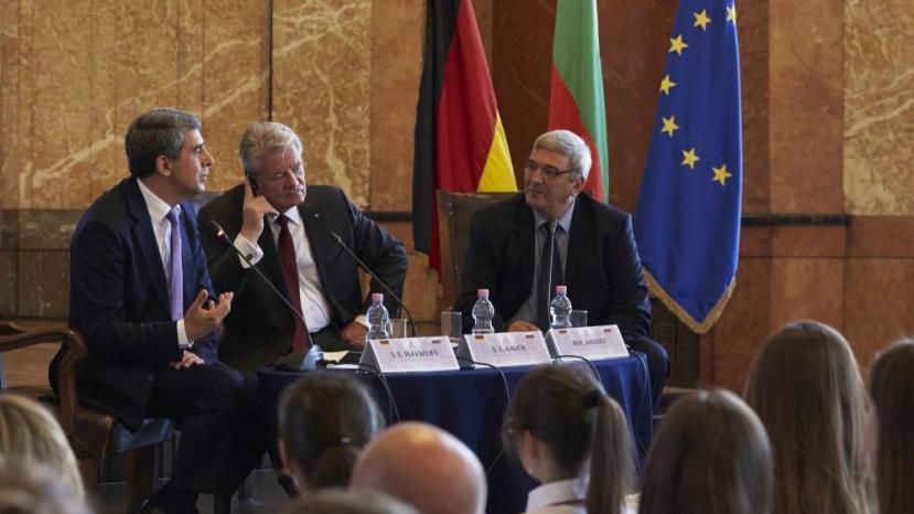 Държавите членки на ЕС да не се отказват от интеграцията и сътрудничеството помежду си, призова президентът Росен Плевнелиев