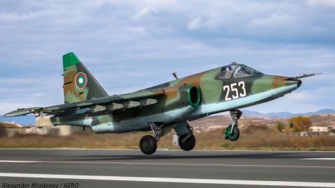 Болгария восстановит летную годность своих Су-25