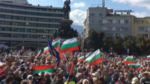 Акция протеста болгар из-за рубежа продолжается и сегодня
