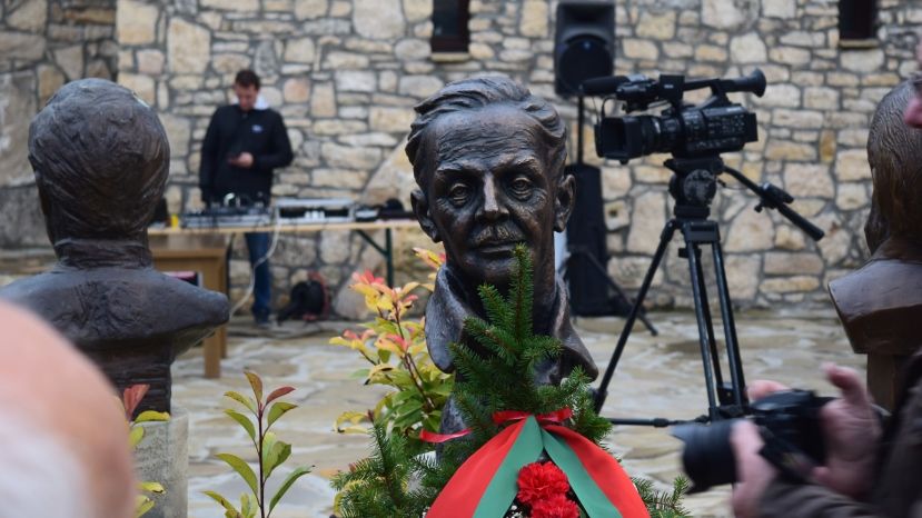 В Болгарии открыли бюст-памятник Янки Купалы
