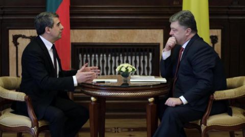 В Болгарии призывают президента рассказать о переговорах с Порошенко