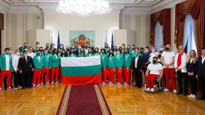 Президент Болгарии вручил национальный флаг олимпийской делегации