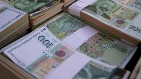 Нови двама милионера на всеки три дни