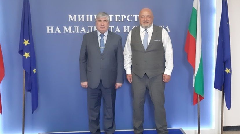 Министр спорта Болгарии обсудил с послом России сотрудничество в области спорта