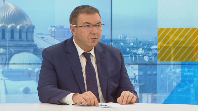 Министър Ангелов: От 1 януари по-висока заплата с 600 лв. за всеки лекар